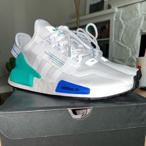 adidas NMD R1 V2 White Cyan size 6 NEW IN BOX